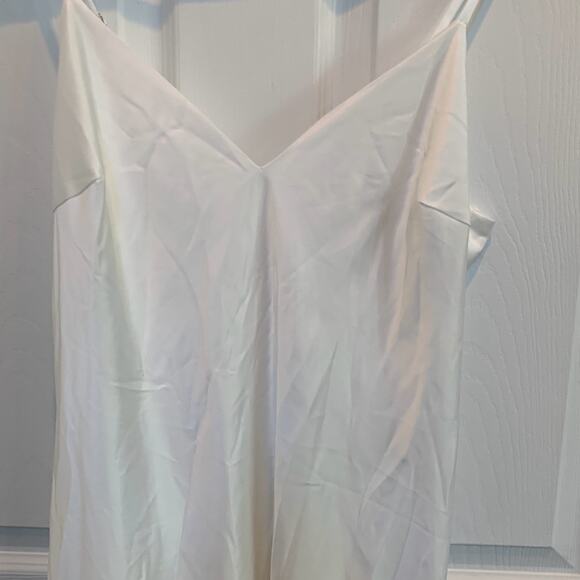 Lulus Satin V Neck Wedding Dress with Train White Sz XL NWOT # 406 - Picture 4 of 11